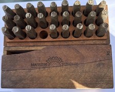 Markierungslocher Priority Alphabet 3/16" in Holzbox