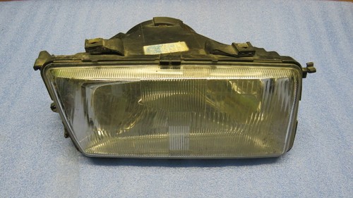 Audi 80 100 - Scheinwerfer VORNE RECHTS / Headlight FR 132884-00 132884-01 HELLA