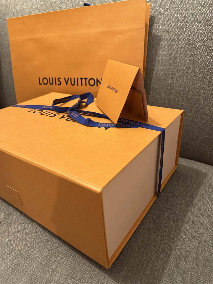 New 100% Auth Louis Vuitton empty gift box paper bag&ribbon&receipt holder - Image 3 of 4