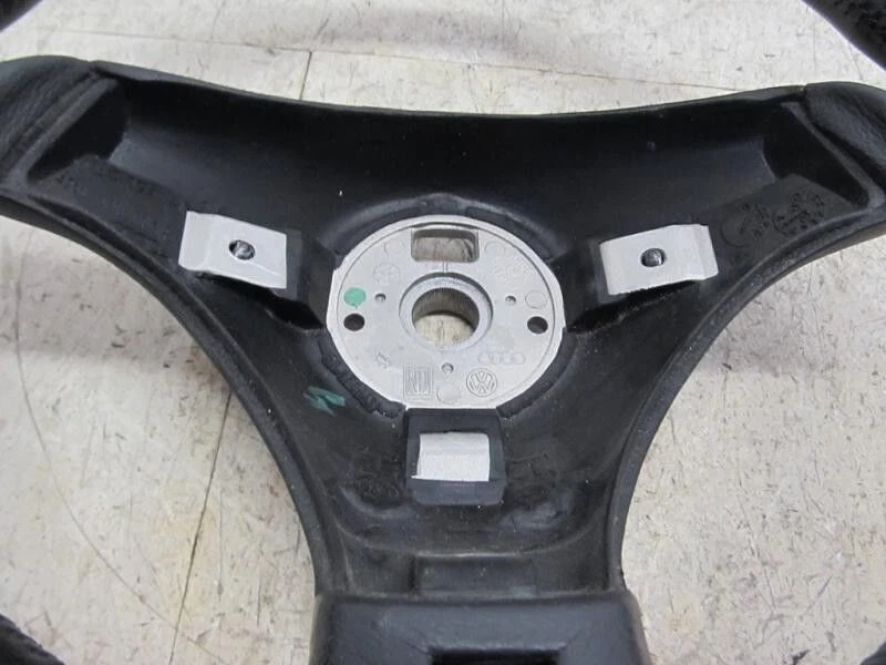 1996-1999 Audi A4 Sedan Lado Esquerdo Volante Dianteiro Somente Couro Fabricante de Equipamento Original - Imagem 2 de 4