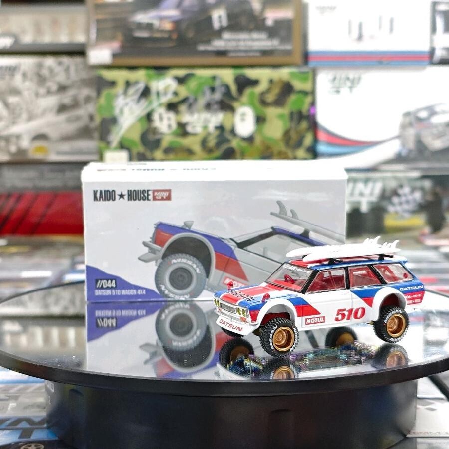 MINIGT 街道ハウスDATSUN KAIDO 510　チェイス Chase! Mini GT x Kaido House 1:64 Nissan Datsun 510 Street