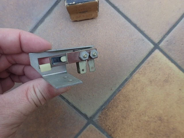 1961 Oldsmobile master A/C switch, NOS! 88, 98, Starfire, Jetfire, AC GM 7277213 - Image 3 of 4