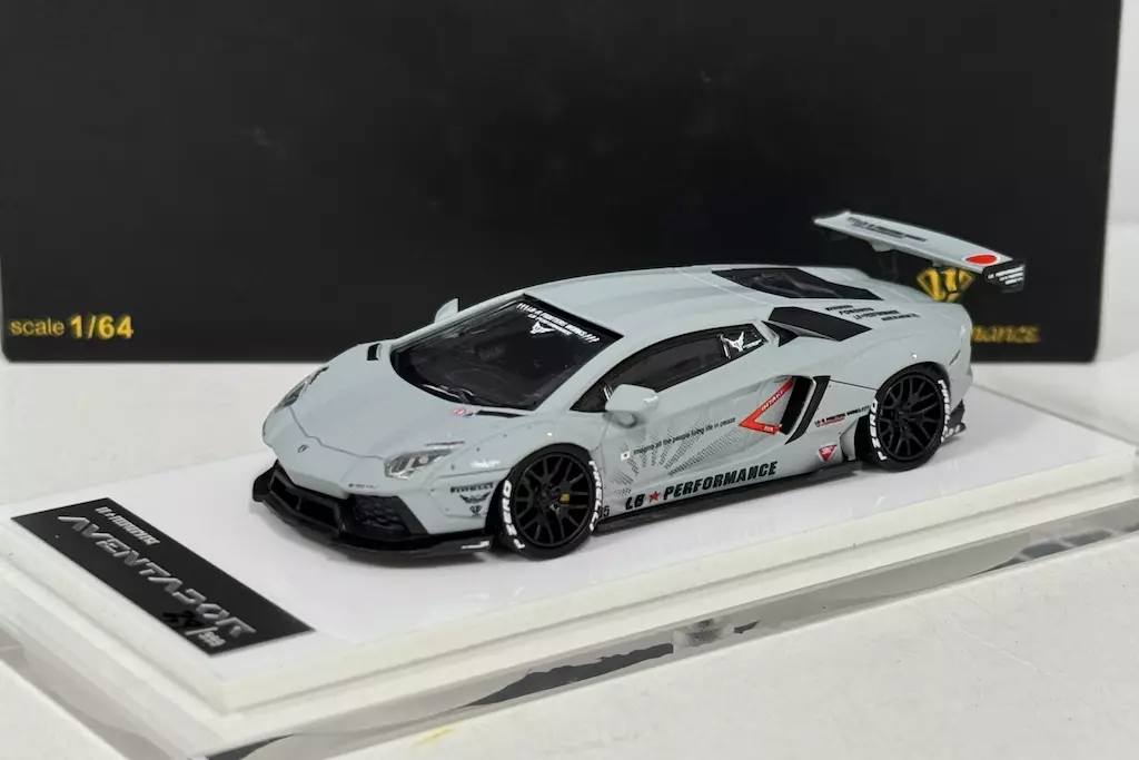 Onemodel 1:64 Gray LP700 Aventador LB Sports Model Diecast Resin Car