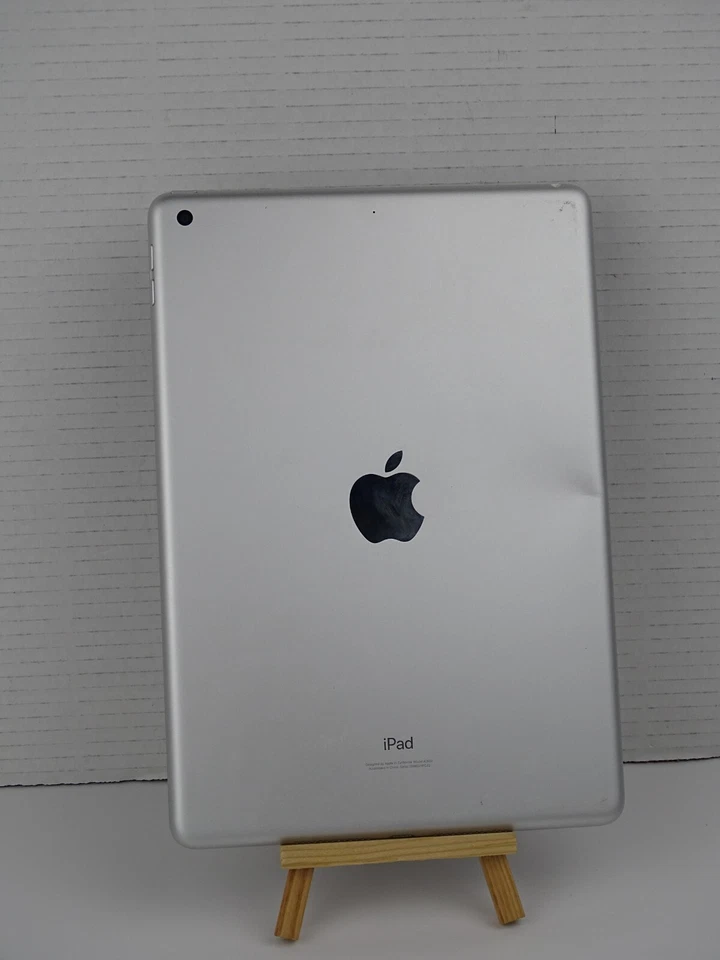 Apple iPad 10.2 (9th generation) A2602   Space Grey As Is No Power  - Image 2 of 4