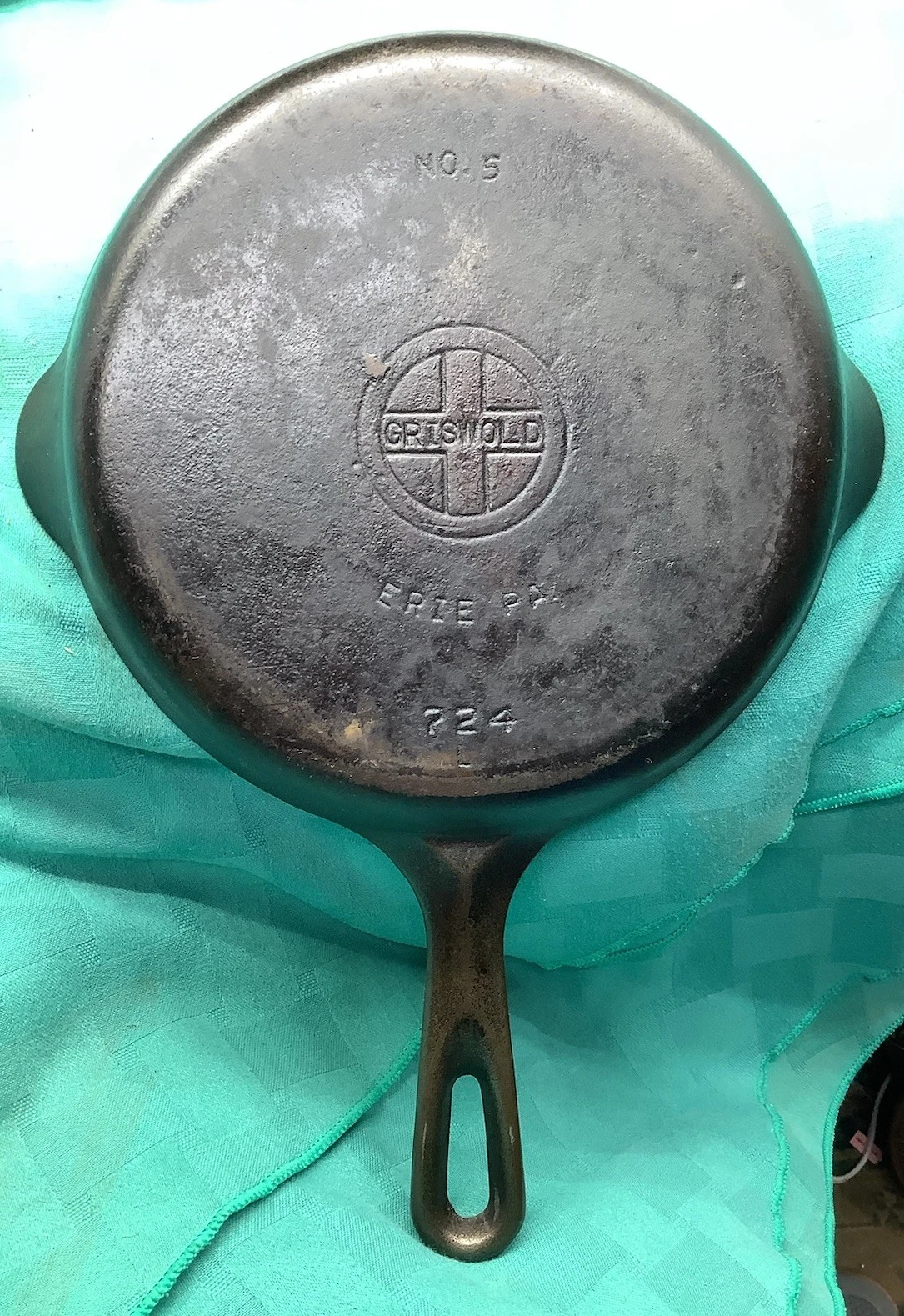 Vintage Cast Iron GRISWOLD Erie Pa. No.5 724 L Skillet Very Nice Clean