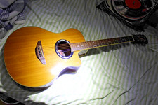 Yamaha APX500 Electro-Acoustic 6-String RH Guitar indonesia