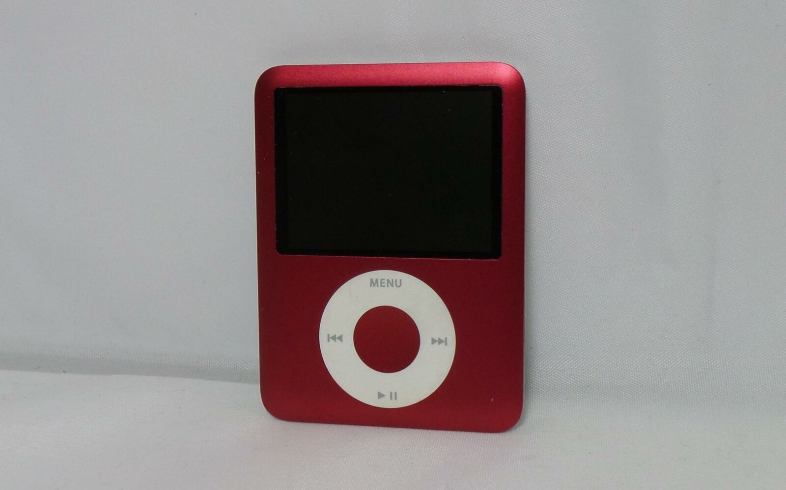 Apple iPod Nano A1236 (PRODUCT) RED 8GB Special Edition 3rd Gen (MB257LL/A)