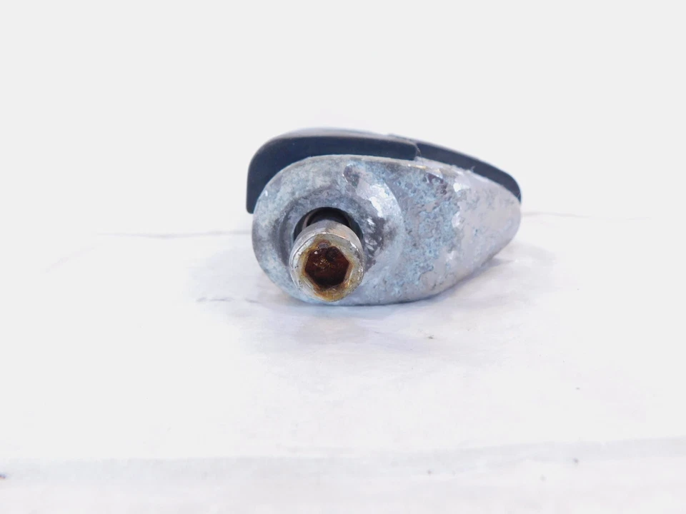 Reposapiés trasero pasajero Honda Shadow 1100 GL1500 Valkyrie Kuryakyn ISO Foto 4 de 4