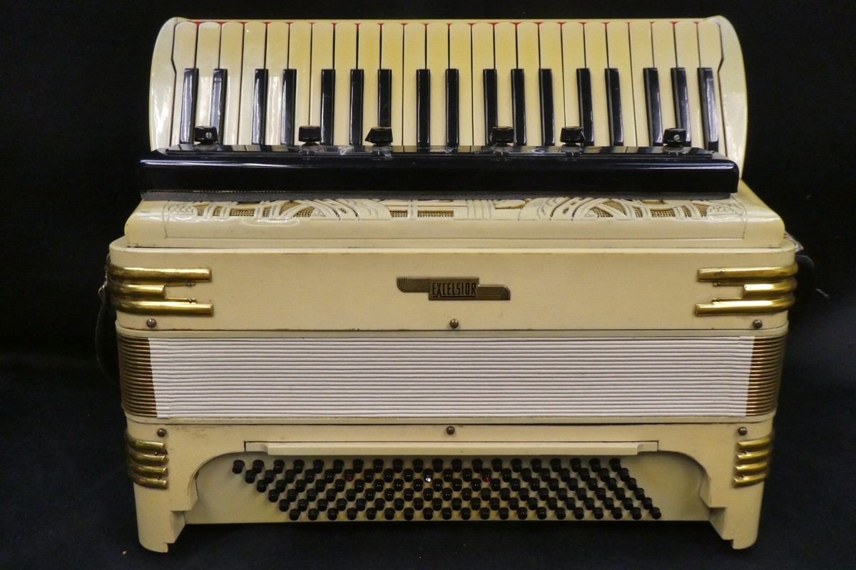 C064Y012○EXCELSIOR 41鍵盤 120ベース アコーディオン ゴールド