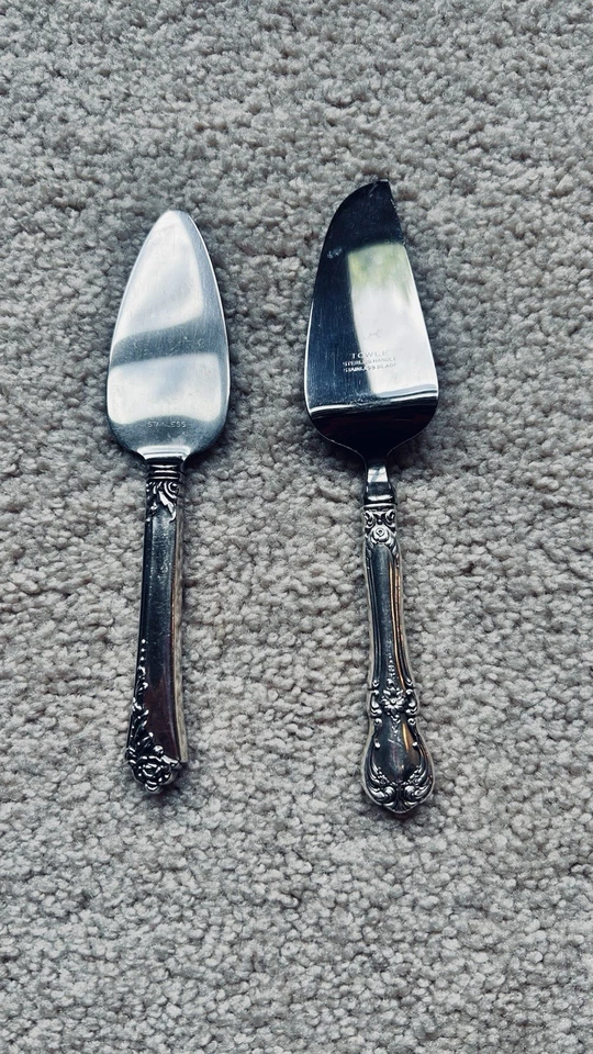 Servidores de queso de plata esterlina rosa damasco de Oneida Heirloom Foto 2 de 2