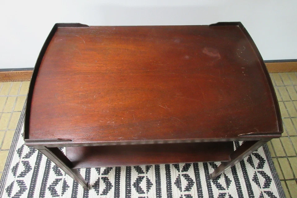 Mesa auxiliar Hollywood Regency caoba de dos niveles Zangerle y Peterson Chicago Foto 2 de 3