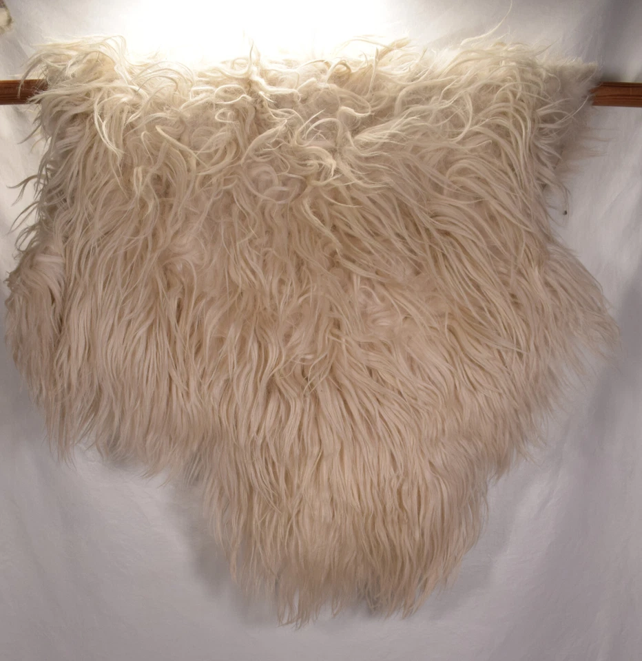 Genuine Lambskin Rug Hide Ivory 40.5" x 31" - Image 2 of 4
