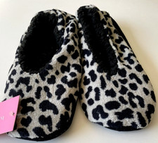 Women's Slippers Isaac Mizrahi Medium 6.5-8 House Shoes Sherpa Lined Leopard New