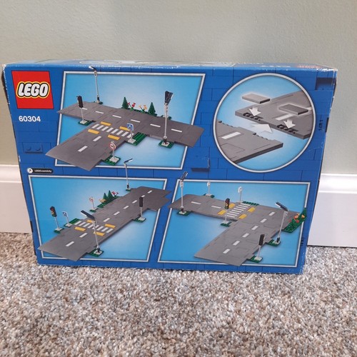 LEGO® City Road Plates 60304 Brick Glow In Dark New Sealed - Picture 2 of 3