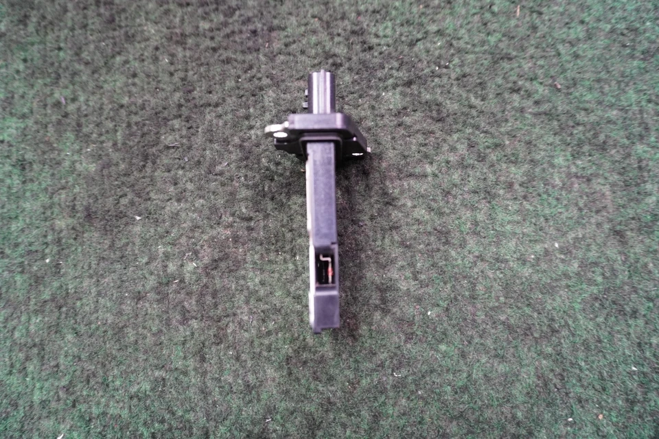 Nissan Murano 2011 sensor de flujo de aire másico de 2,5 L 226807S000 OEM Foto 3 de 4