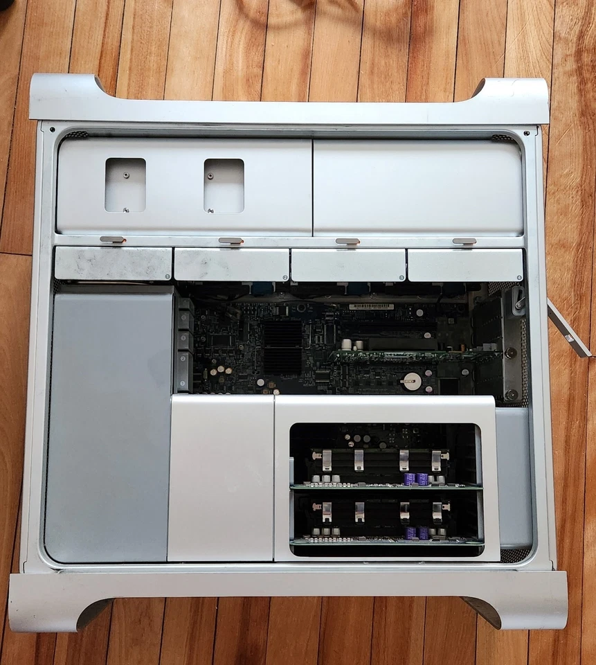 Apple Mac Pro A1188 w/ AC Cord Intel Xeon Quad Core 250GB HDD NVIDIA GeForce7300 - Image 2 of 4