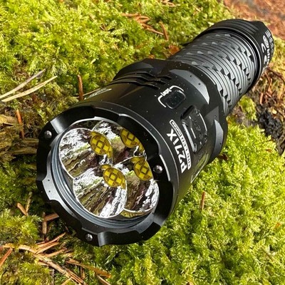 Nitecore P27iX   Polizei Taschenlampe mit Spot-& Flutlicht, 5000 lm, Akku, USB-C