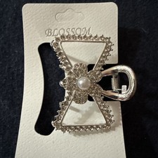 Silver Hair Claw W/Flower In Center NWT