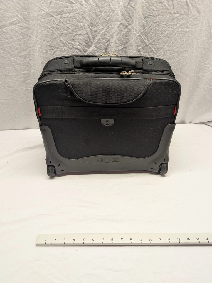 Wenger Swiss Army Potomac Wheeled  2 Piece Carry On w/ Laptop Case 16.5x16.5x9.5 - Image 2 of 4