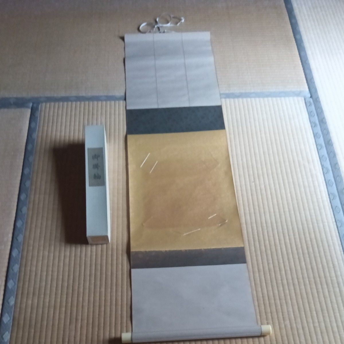 Japanese style hanging scroll for colored paper, used, no damage