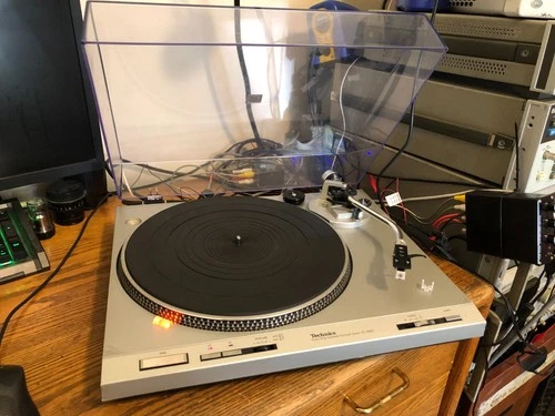 Working Vintage Technics SL-D202 Direct Drive Semi Automatic Turntable