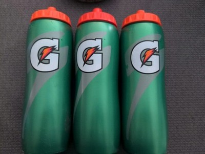 Lot of 3 Gatorade 32oz Plastic Water Bottles Green with Orange Lids - L4