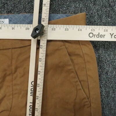 Outils Pour Des Chaussures De Réparation Bout En Bois, Marteau, Alêne, Couteau, Fil Sur Le Fond Blanc 103479254