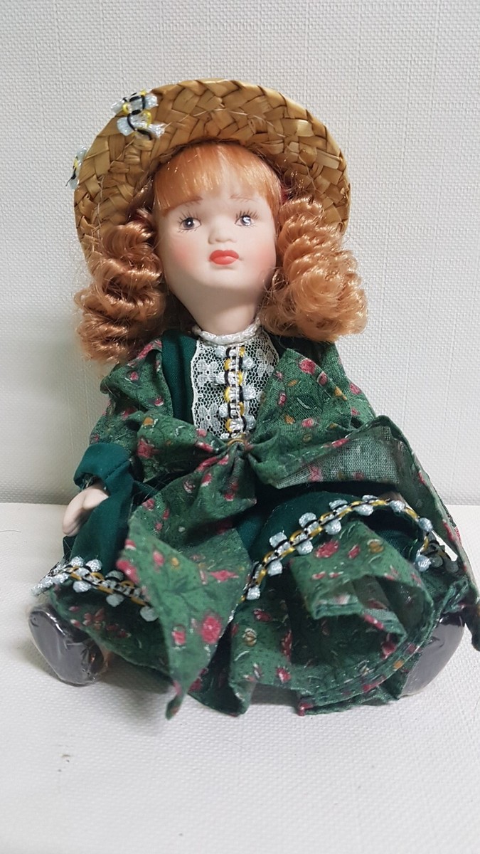 Bambole Antiche Bambole Di Porcellana Sedute BAMBOLa IN PORCELLANA