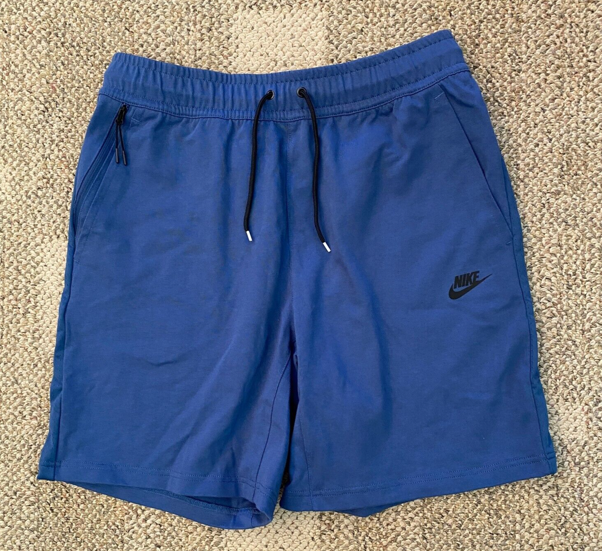 short nike casual