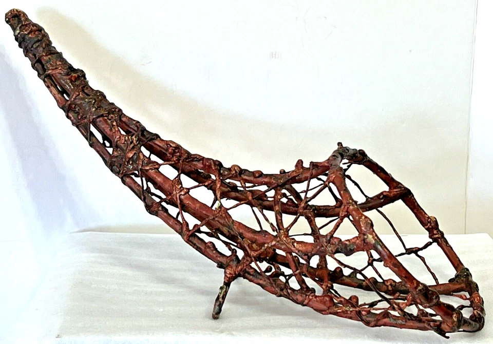 WIRE CORNUCOPIA DECORATIVE GOTHIC HORN OF PLENTY WIRE BASKET THANKSGIVING 15 IN - Image 3 of 4