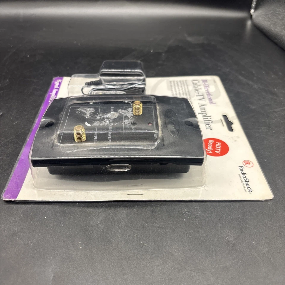Radio Shack Bi Directional Cable TV Amplifier 15-2506 HDTV Sealed 1-to-4 - Image 2 of 4