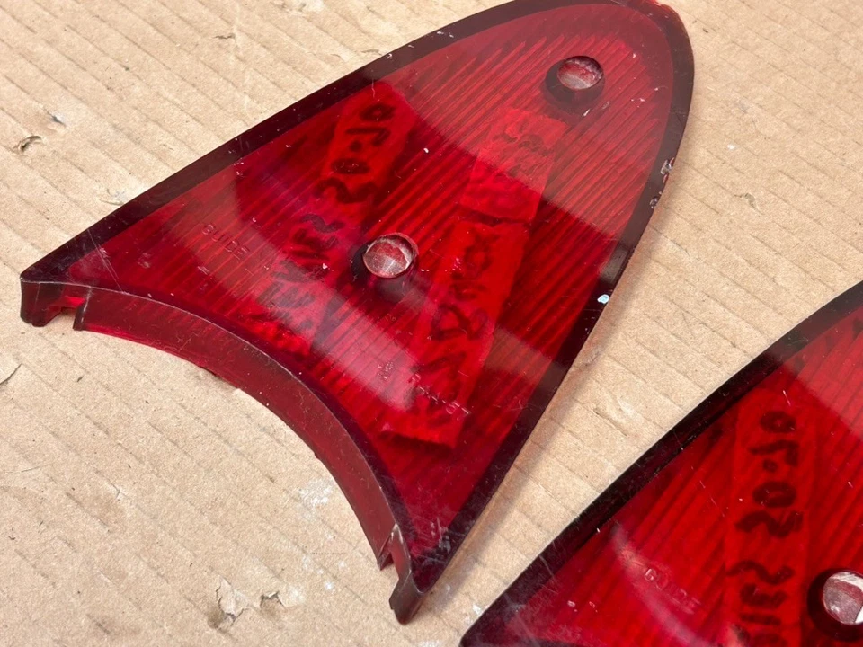 Par de lentes de luz trasera Buick serie 50-70 1957 ¡Envío gratuito! Foto 3 de 4