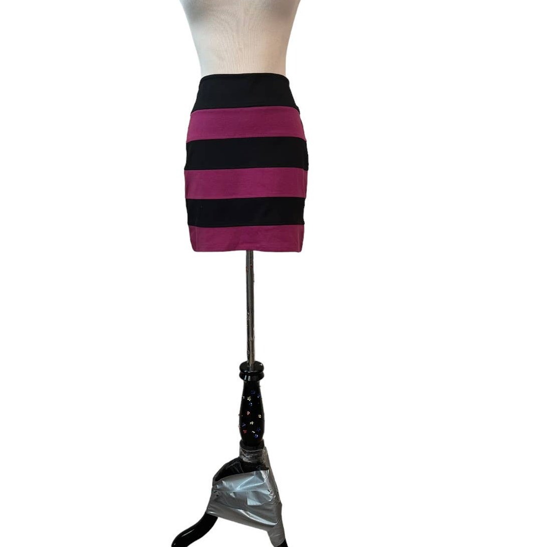 Basic House black pink stripes pull on mini skirt… - image 1