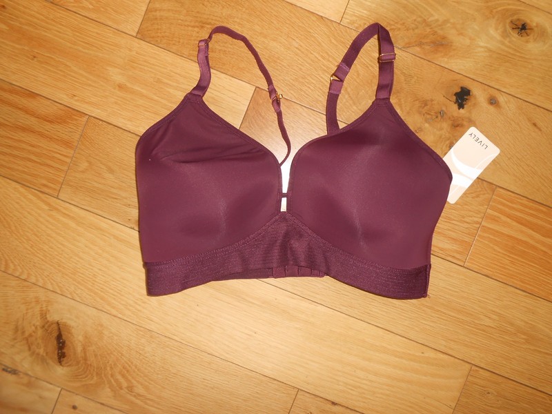 Lively Plum Lightly Padded  Wireless Bra  36DD Style #42667 NWT