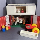 Vtg 1967 Fisher Price Family Play Farm #915 Little People/Animals Barn No Sound