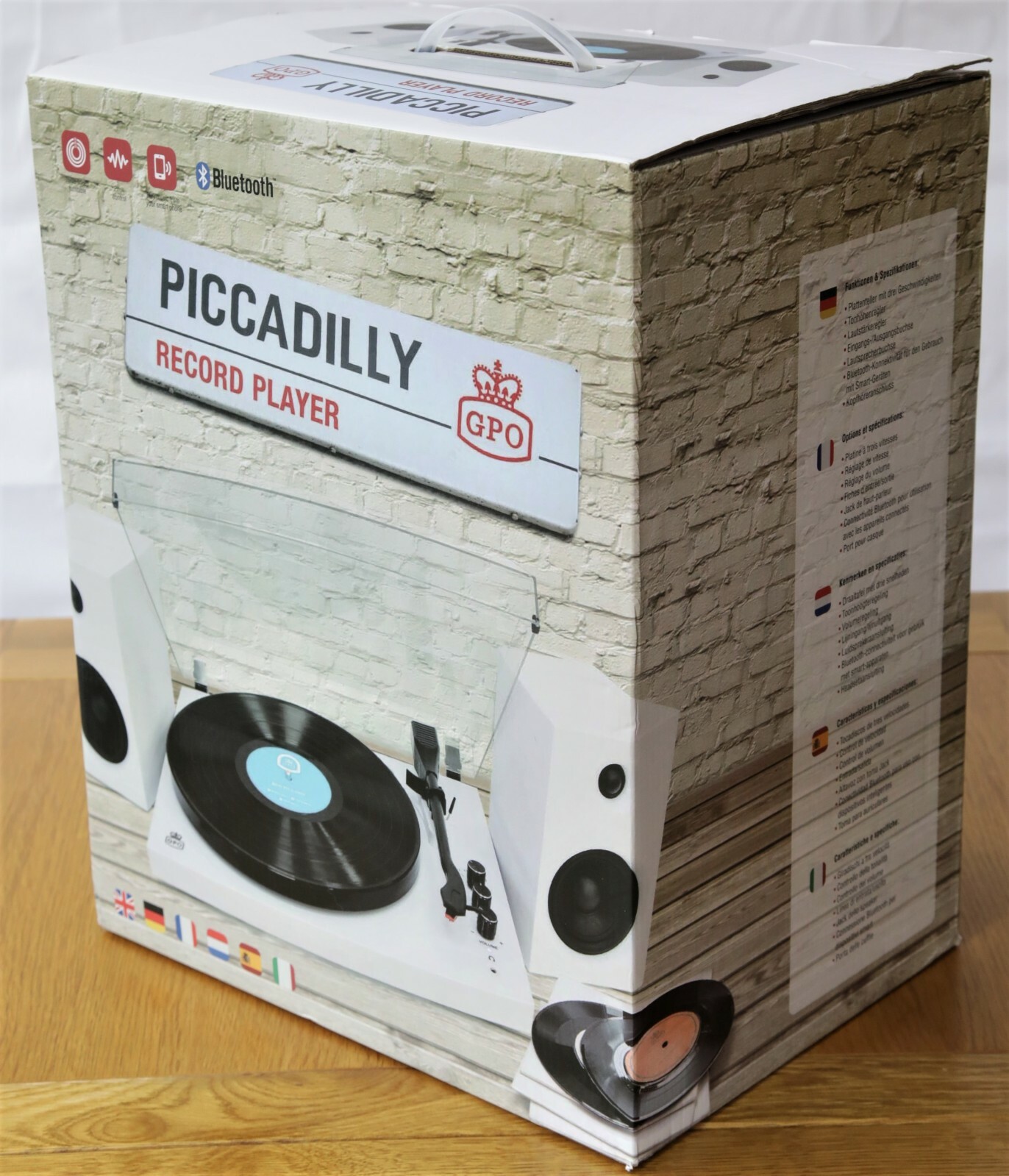 gpo piccadilly matte black turntable with speakers