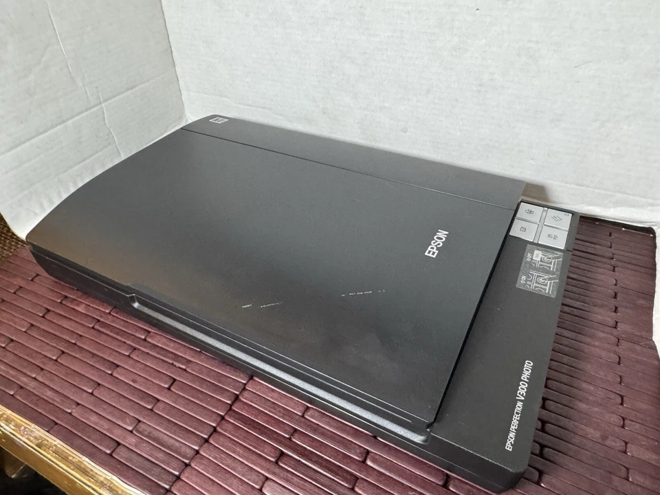 Epson Perfection V300 Photo Flatbed Scanner No Power Adapter - TESTED & WORKS - Image 2 of 4