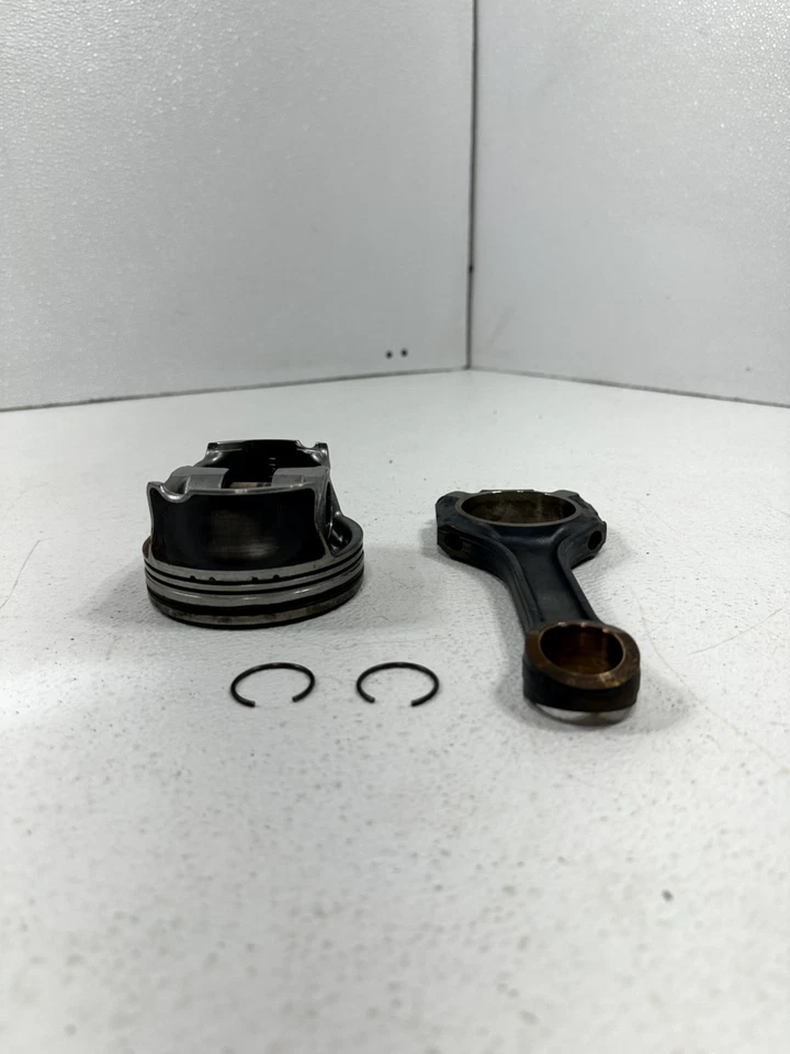 Mercedes-Benz S550 2014-2020 4,6 L motor pistón y biela montaje OEM Foto 2 de 4