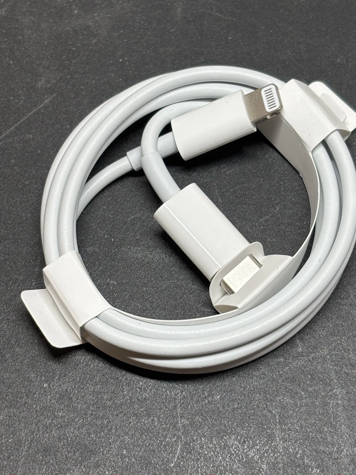 Genuine Apple MUQ93AM/A USB-C to Lightning 1m/3ft Charging Cable - White Openbox - Picture 1 of 1