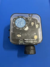 NEW Radwell Dumas AA-A2-4-3 Gas Pressure Switch