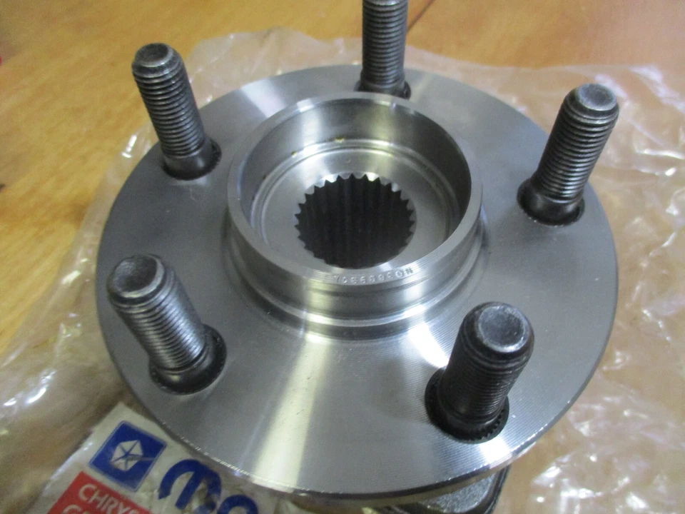 Ступица подшипника колеса 1995 Chrysler LeBaron Mopar 04340334 - Изображение 2 из 4