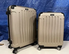 Kenneth Cole Reaction Renegade 28 Inch Hard Side Rolling Suitcase + Medium Spinn