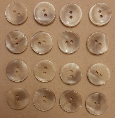 10 x 15 mm zweifarbige runde Kunststoffknöpfe in natürlicher Muscheloptik - LV66d