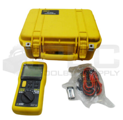 NEU AEMC 1045 DIGITAL/ANALOG MEGOHMMETER Mit Koffer 1000V