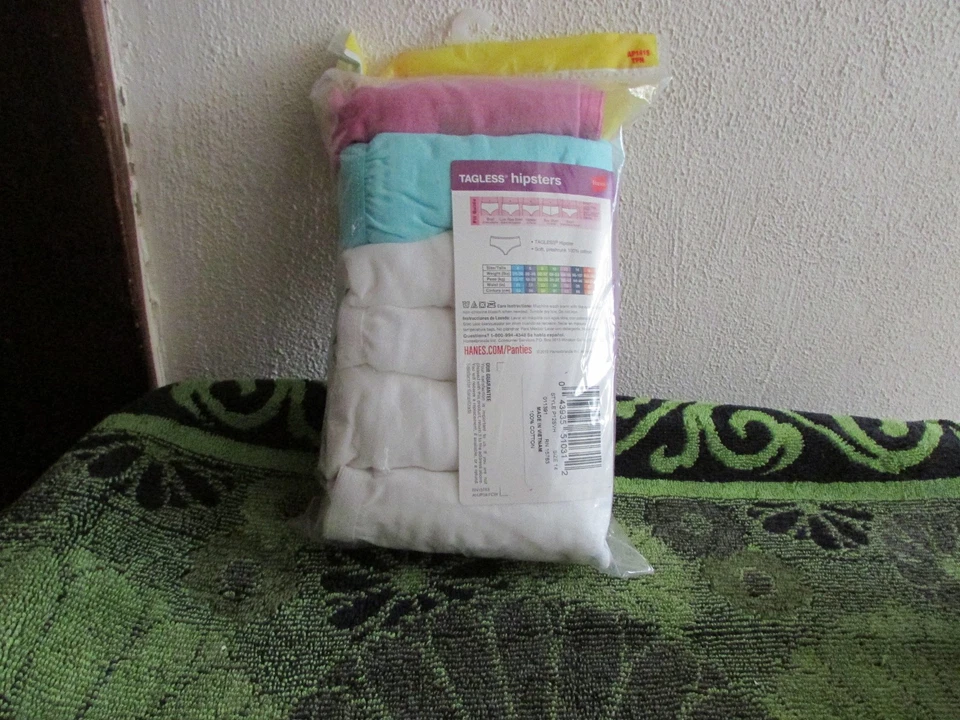 ** NEW! GIRLS HANES 12 PK. HIPSTERS. SOFT PRE-SHRUNK COTTON. SOLID/PATTERN. ** - Image 2 of 4