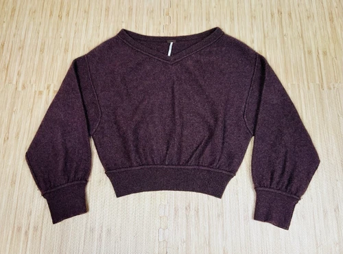 Free People Women’s XS 100% Cashmere Cropped Sweater Brown Oversized V Neck EUC