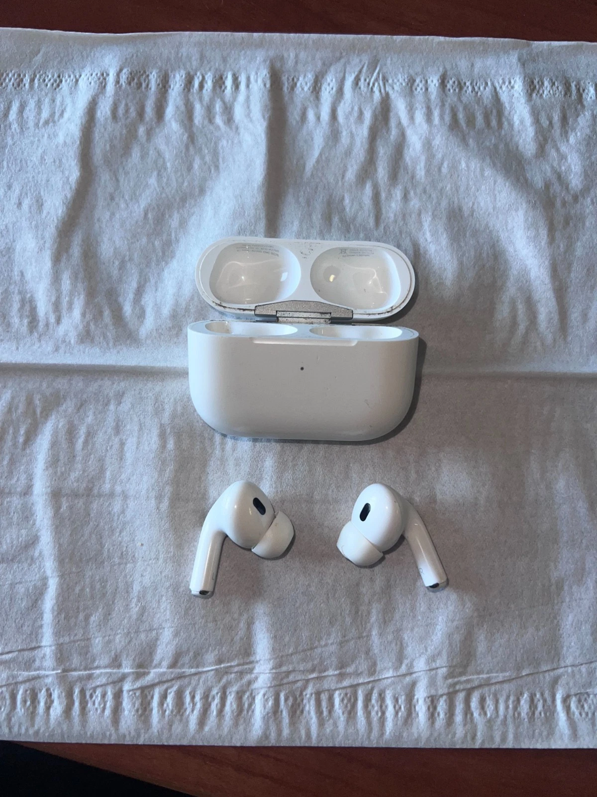 Apple AirPods Pro 2nd Generation with MagSafe Wireless Charging Case (USB‑C)...