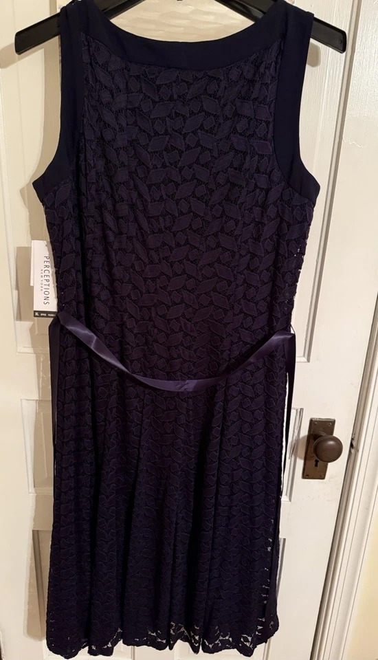 NEW Women's Navy Blue Sleeveless Dress Size XL - Image 4 of 4