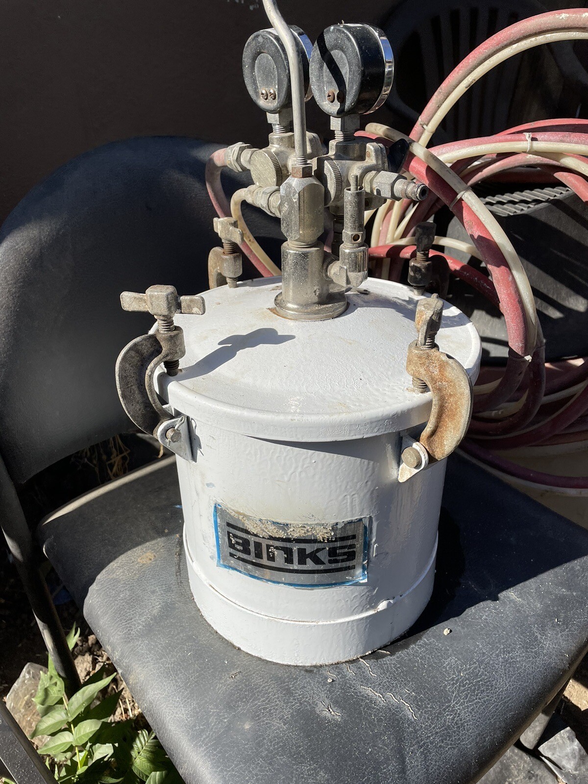Binks Pressure Paint Pot Sprayer with 2001 Spray Gun and Hoses Model 832860 eBay