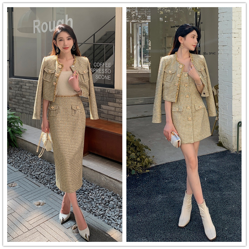 green emerald velvet dress Self-Portrait // Gold & Mulitcolour Tinsel Boucle Dress & Jacket Set – VSP  Consignment main image 1